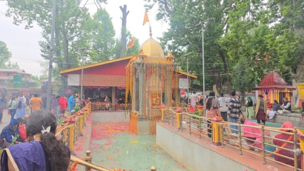 Hundreds Of Kashmiri Pandits Gather At Mata Kheer Bhawani Temple For Annual Mela