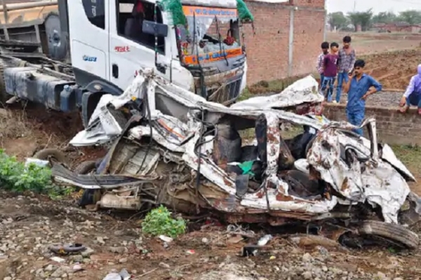 In Jhabua, Madhya Pradesh, a truck loaded with cement overturned on a van, resulting in the deaths of nine people.