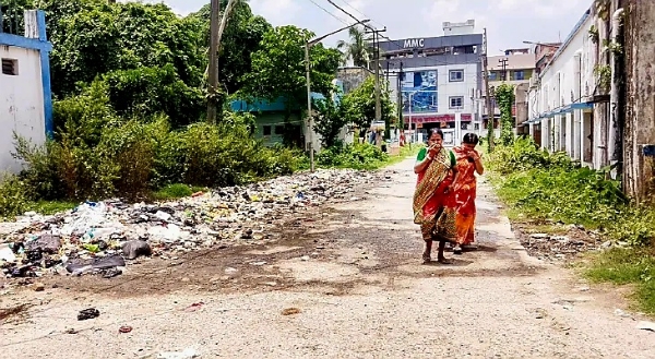 Subsidence near old national highway in Raiganj