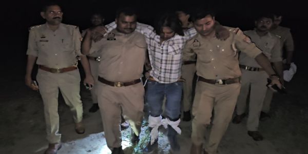 Criminal who looted bullion trader of Rs. 10L shot during encounter in UP