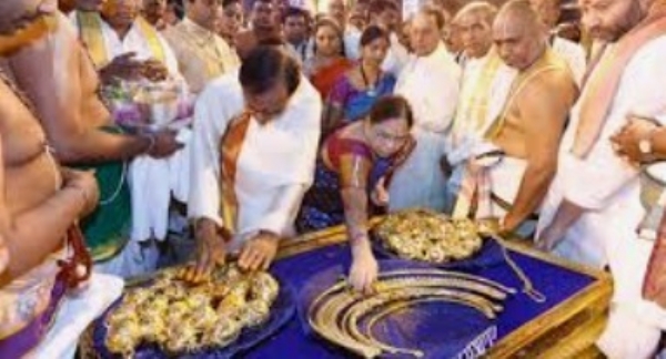 MK Stalin Rebuts EPS on Temple Funds Criticism