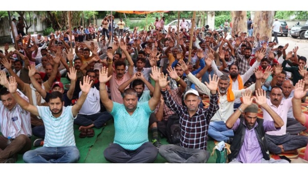 PDD daily wagers continue protest, hunger strike; demand regularization