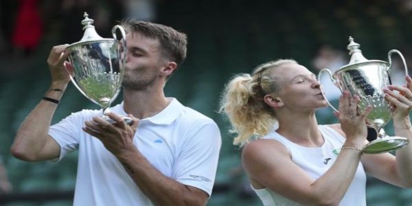 Verbeek and Siniakova win Wimbledon 2025 mixed doubles