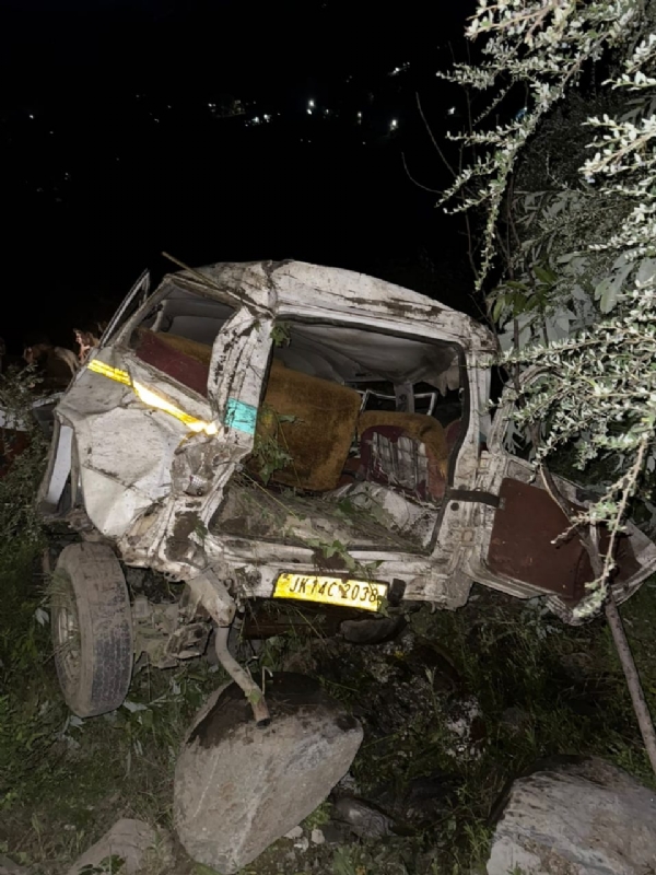 Tata Sumo plunges into deep gorge, 4 killed, 2 injured