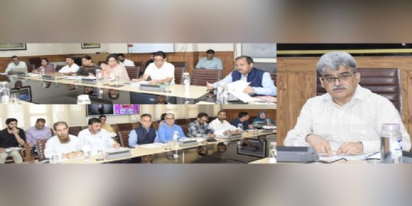 CS Reviews Implementation Of Welfare Schemes For Marginalized Sections Across J&K
