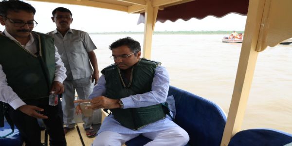 Minister Parvesh Verma inspects Yamuna River, collects water sample for quality testing
