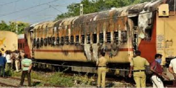 Tamil Nadu Train Fire: Massive Diesel Tanker Train Fire Near Thiruvallur Disrupts Chennai–Arakkonam Rail Services