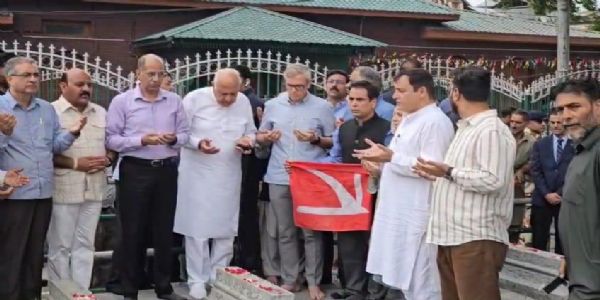 CM Omar Abdullah, Visit Naqashband Sahib to Pay Tributes to July 13 Martyrs