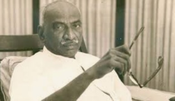 Leaders Pay Rich Tributes to K Kamaraj on Birth Anniversary