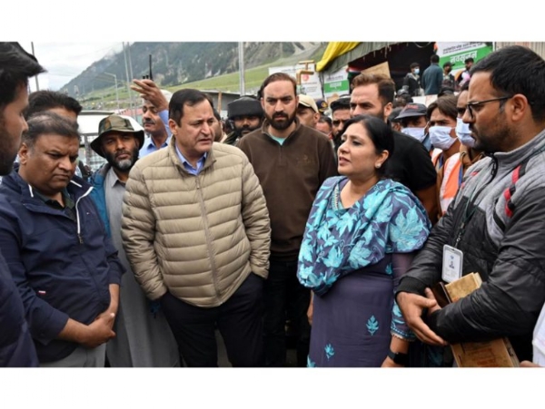 Javid Dar inaugurates ‘Waste to Wealth’ Exhibition at Baltal