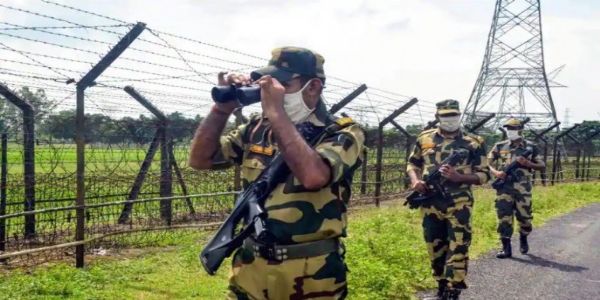 Two BSF jawans injured in cow smugglers attack on India Bangladesh border