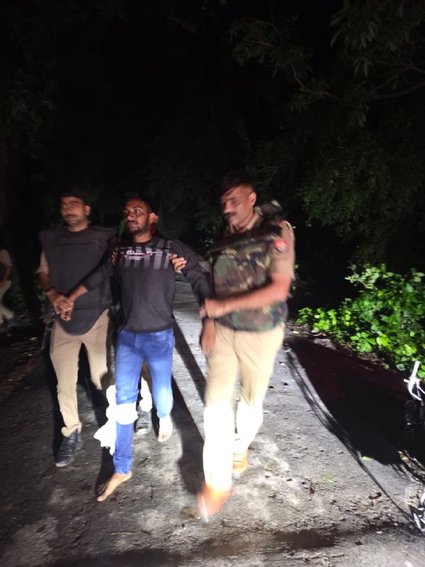 Ballia police has succeeded in arresting a criminal with a reward of Rs. 25,000