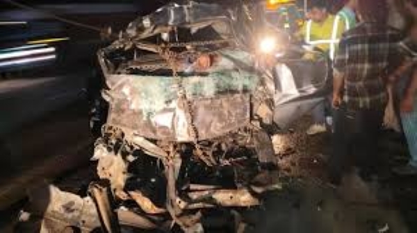 6 killed after car hit by unidentified vehicle