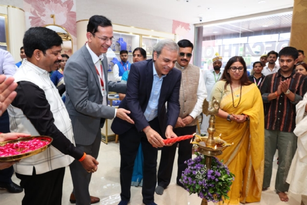 Cabinet Minister Nand Gopal Gupta Nandi was also present on this occasion