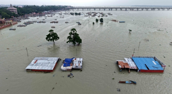 Danger mark for both the Ganga and Yamuna is at 84.73 metres.