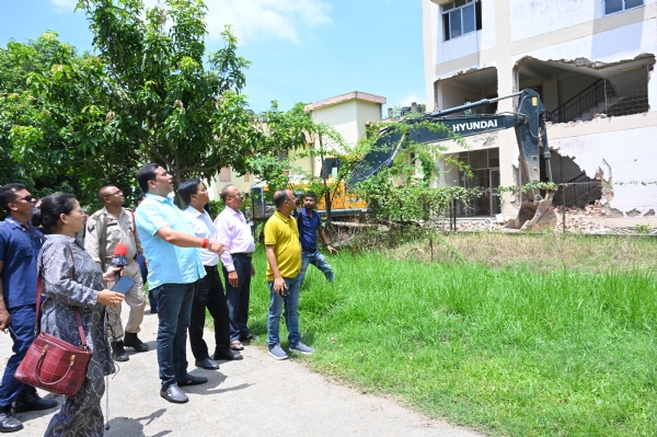 Image of the IIHM demolition in Silsako antiencroachment drive on Monday