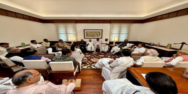Opposition demands PM