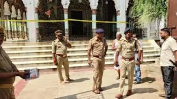 The event occurred about 8.30 a.m. at the Rani Ka Shiv temple in Kila-Ki-Bazaria