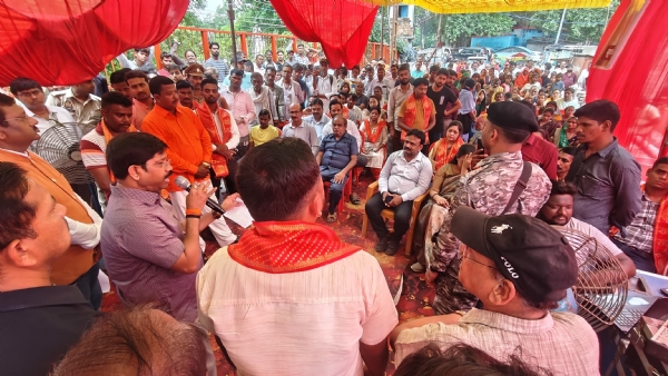 UP Minister listened to Mann Ki Baat in his assembly constituency