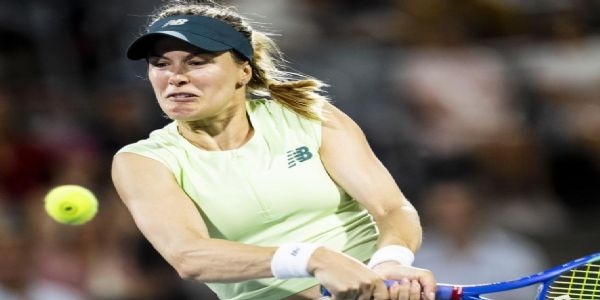 Bouchard wins first round at Canadian Open