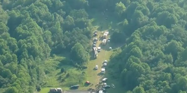 Skydiving plane crashes in New Jersey, 15 injured