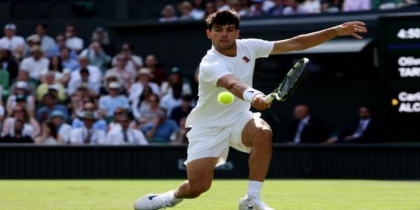 Wimbledon 2025 :Carlos Alcaraz claims straight-sets victory over Oliver Tarvet in second-round