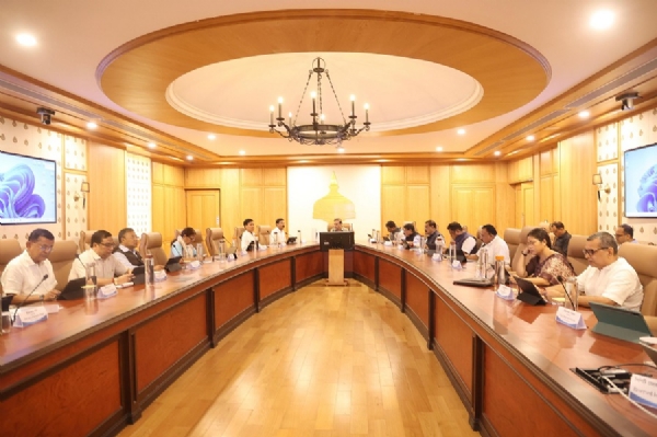 मुख्यमंत्री डॉ हिमंत बिस्व सरमा की अध्यक्षता में आयोजित कैबिनेट बैठक की तस्वीर।