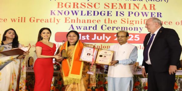 Bharat Gaurav Ratna Shri Samman Ceremony honored over hundred societal changemakers in Delhi today