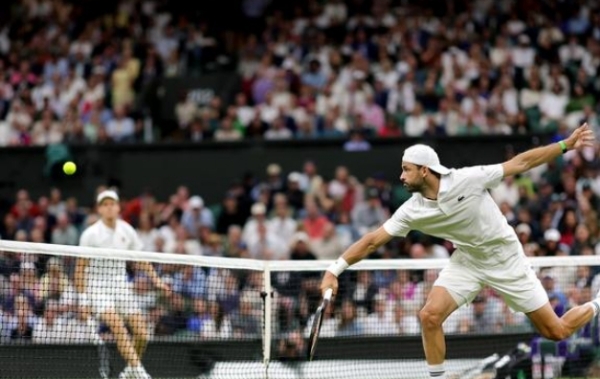 Jannik Sinner advances to Wimbledon quarterfinals after Dimitrov injury