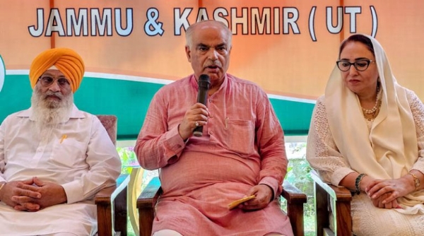 Prominent political activists from NC, PC, Apni Party join BJP