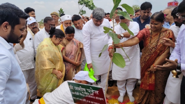 Massive plantation program organized in village Bahuti