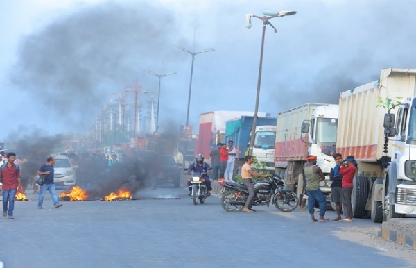 Bihar bandh supporters obstructed rail and road traffic statewide.