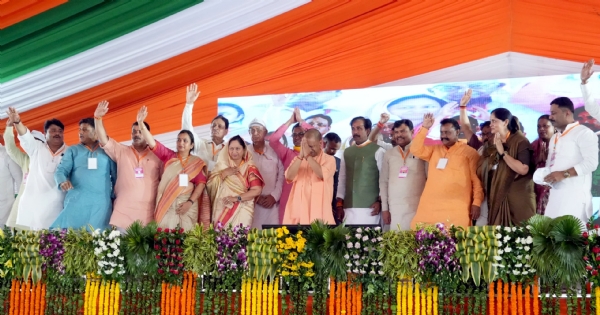 Addressing the public meeting Chief Minister Yogi Adityanath