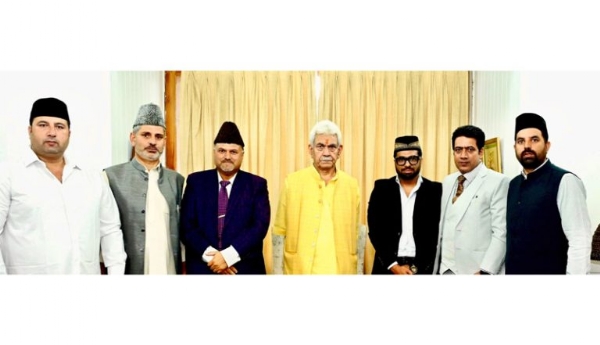 Ahmadiyya Muslim Community delegation, ex-MLA call on LG