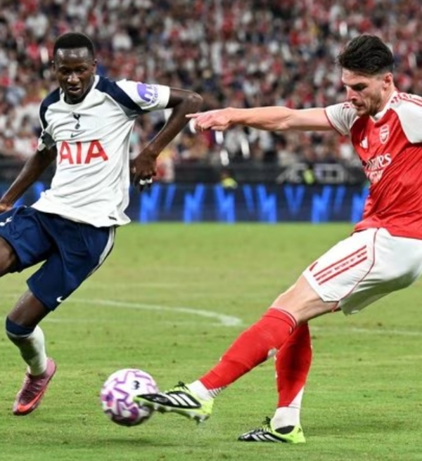 A view of the match between Tottenham Hotspur and Arsenal.