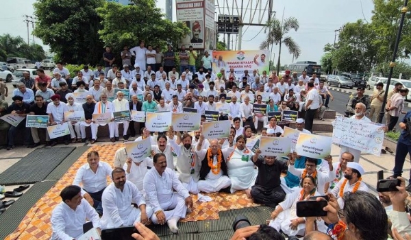 &K Congress On Chain Hunger Strike In Jammu To Press For Restoration Of Statehood