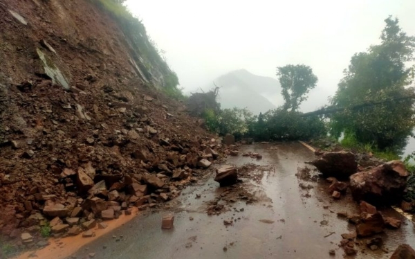 Landslide Blocks Jammu-Rajouri National Highway, Restoration Work Underway