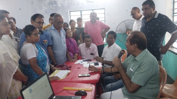 Vijay Sagar mishra listening to the people in the camp