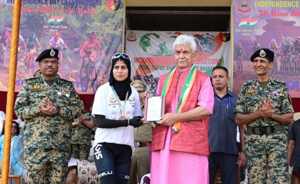 LG Felicitates 79 Cyclists Of BSF’s ‘Pedal For Ek Bharat, Shreshtha Bharat’ Rally To Celebrate 79th Independence Day
