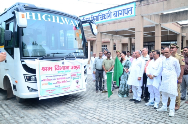 13 workers from Baghpat invited to national function organized at Red Fort