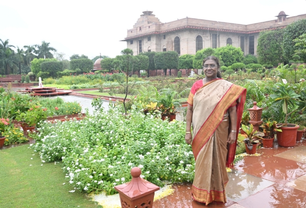 President Murmu Inaugurates Amrit Udyan Summer Annuals Edition 2025