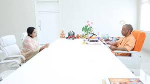 MLA Pooja Pal meets Yogi