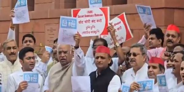 Opposition Stages Protest in Parliament Complex Against Bihar’s Voter List Revision (SIR)