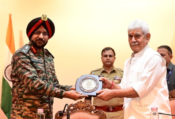 LG Manoj Sinha Interacts With Officers Of Higher Command Course-54