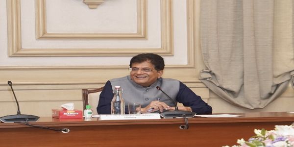 Piyush Goyal hold talks with leading industrialists of Textile industry in Mumbai