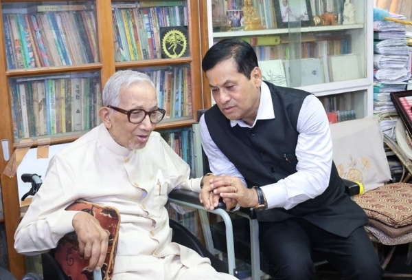 Union Minster Sonowal greeting to Dr. Nagen Saikia.