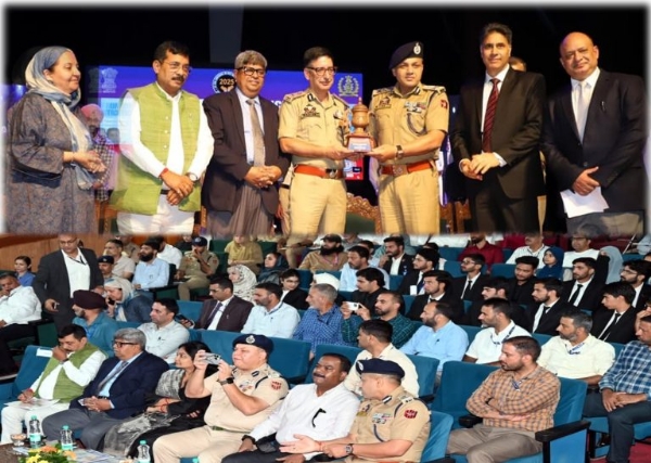 J&K Crime Branch Holds Conference On Anti Human Tariffing