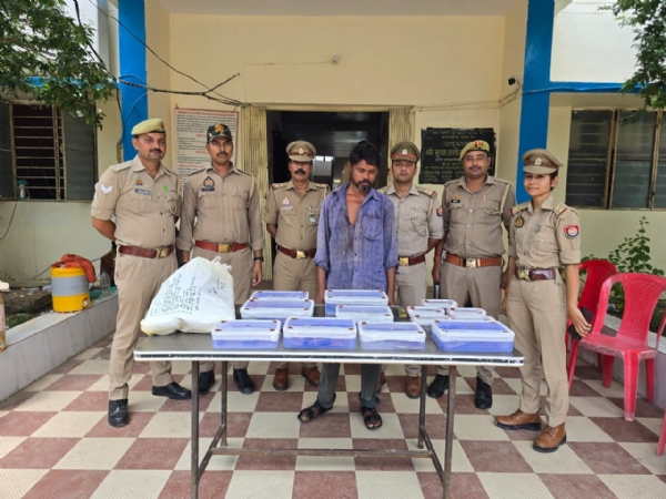Baberu police station has arrested an accused while exposing an illegal arms manufacturing unit