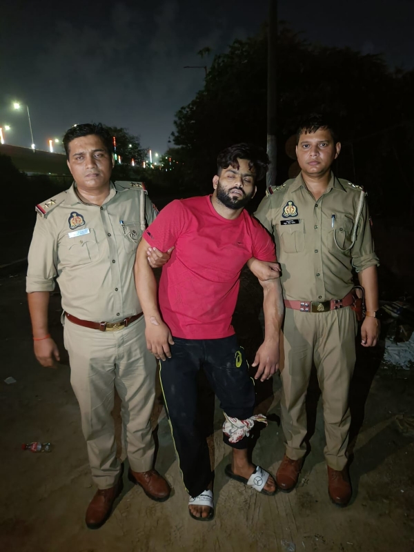 Criminal got shot in the leg and injured