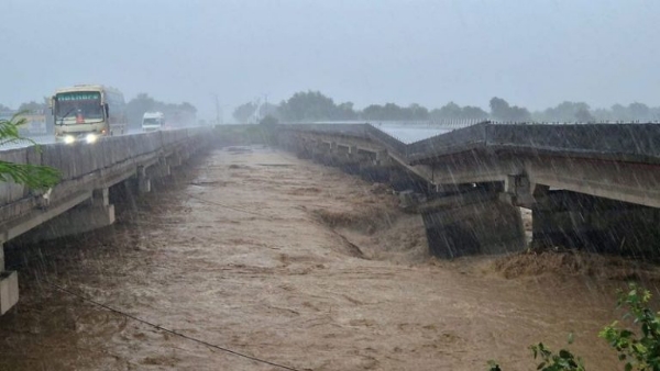 Heavy Rains Pound Wide Parts Of J&K, Bridge Damaged On Jammu-Pathankot Highway